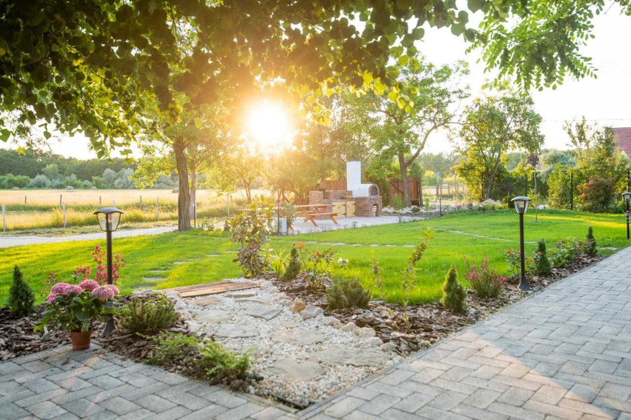 Natura Apartman Tiszafüred Exterior foto
